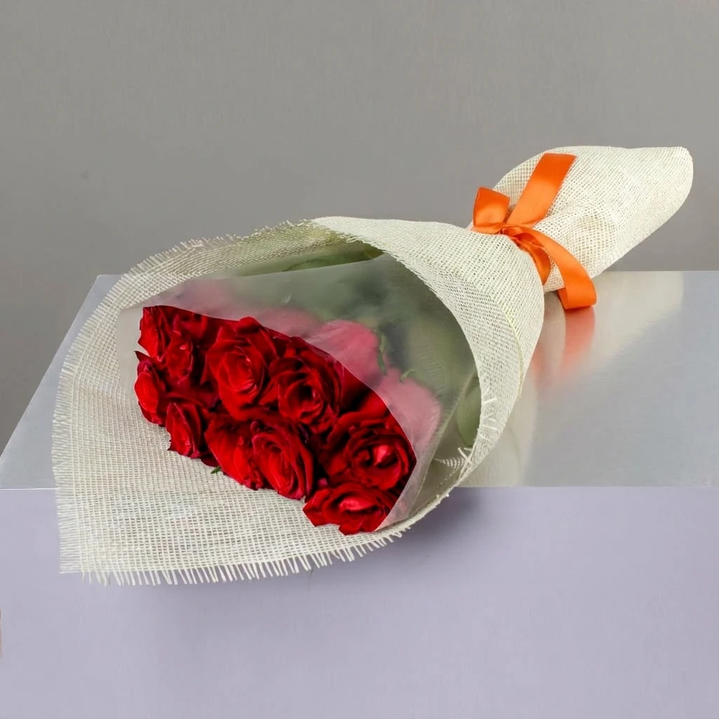 دائمًا في بالي – باقة ورد حمراء