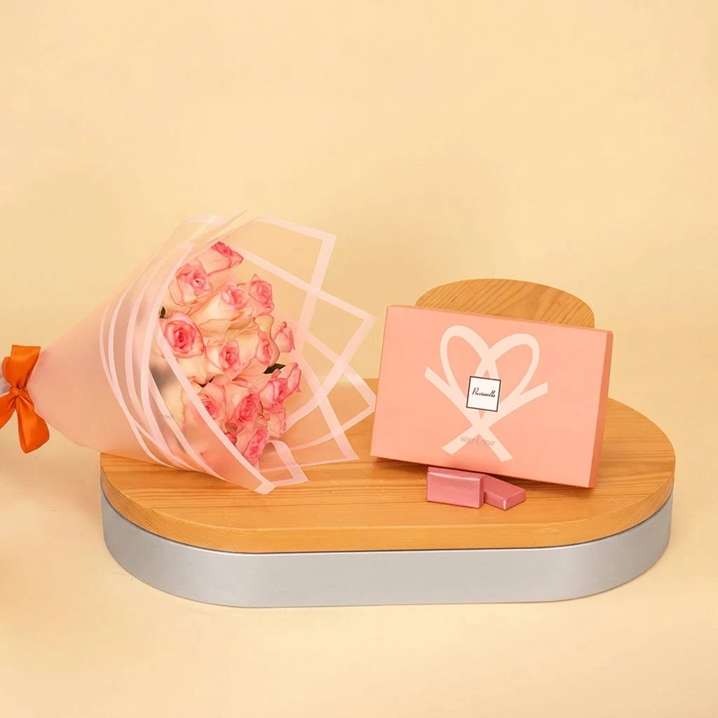 شوكولاتة Mini Mellow من باشيونيل مع بوكية 15 وردة وردية