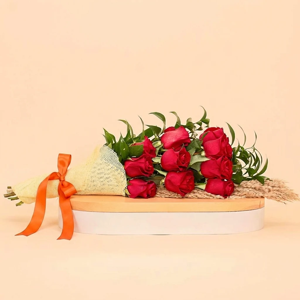 باقة ورود حمراء أنيقة
