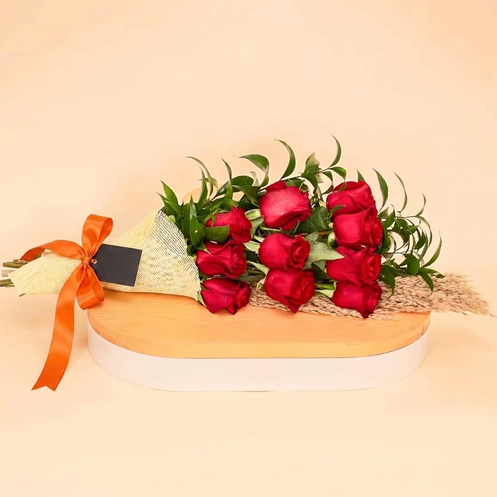 باقة ورود حمراء أنيقة